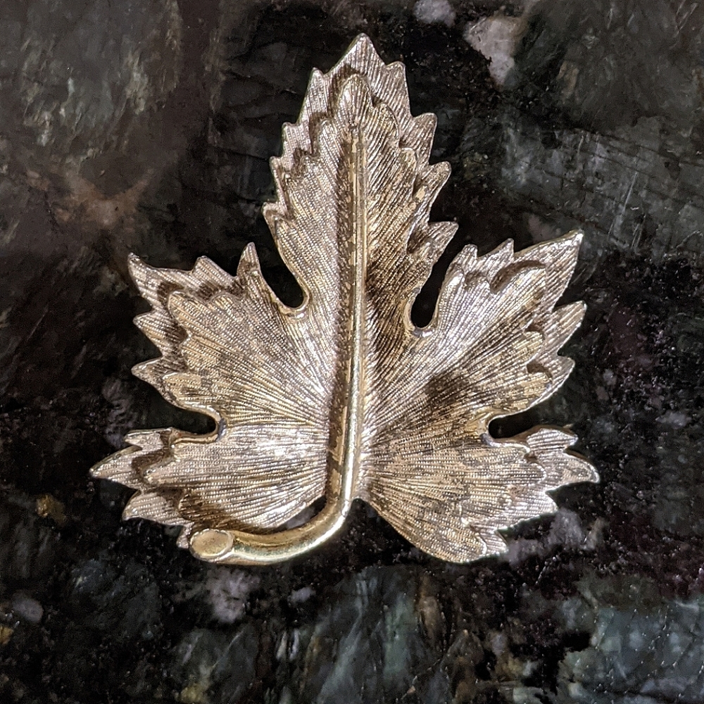 Vtg Sarah Cov Maple Leaf